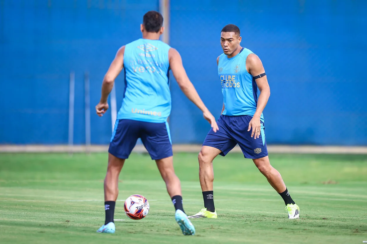 Carlos Vinícius pelo Grêmio