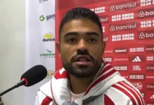 Bruno Tabata entende críticas da torcida do Inter e fala da campanha no Brasileirão: "Fatalidade" Bruno Tabata pelo Inter