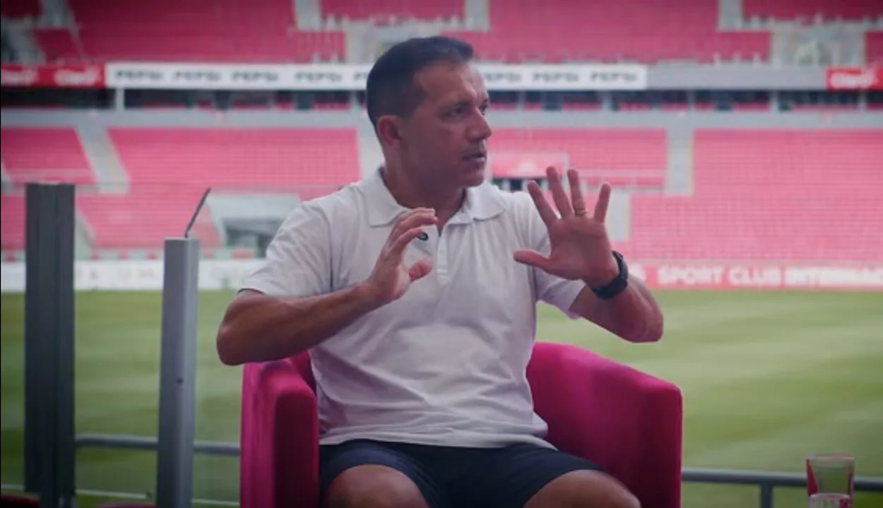 Iarley relembra início como capitão do Inter na Libertadores de 2006 antes de Fernandão Iarley pelo Inter