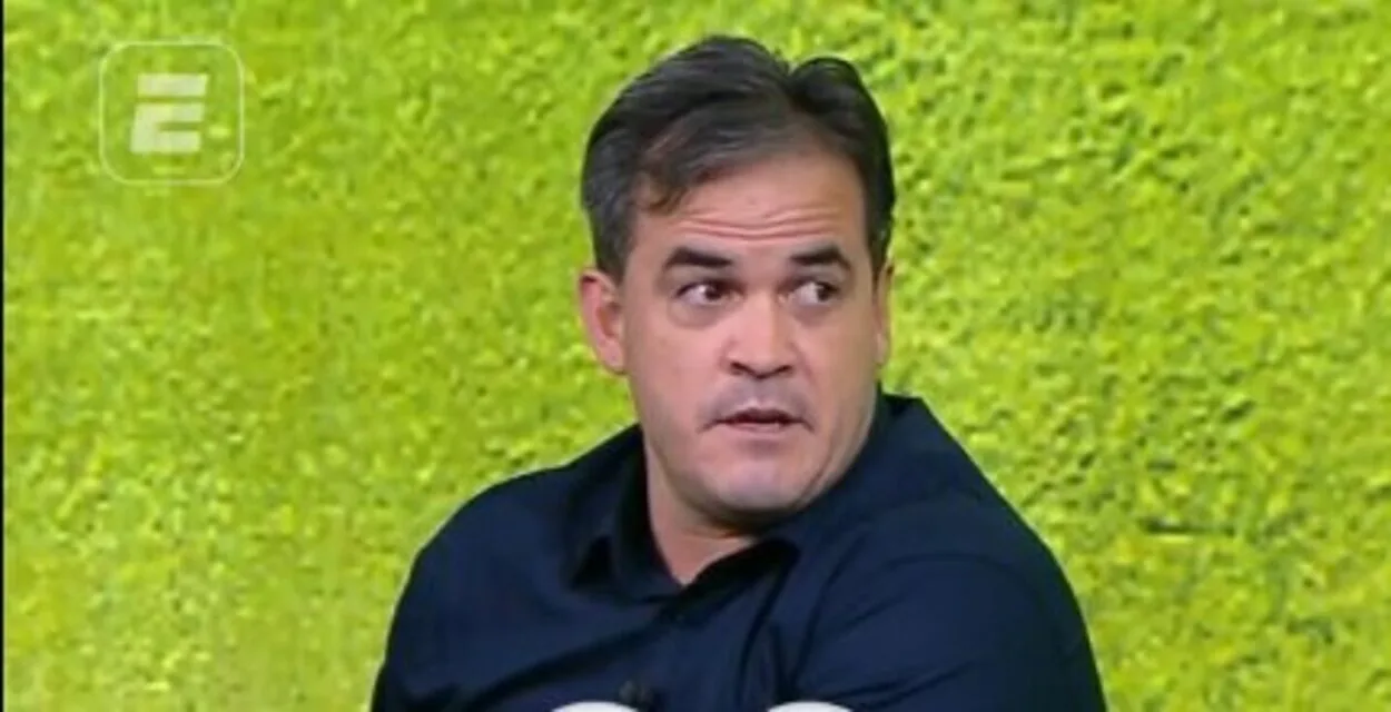 Gavilán relembra como foi jogar no Grêmio após defender o Inter: "Cidade dividida" Gavilán pelo Grêmio