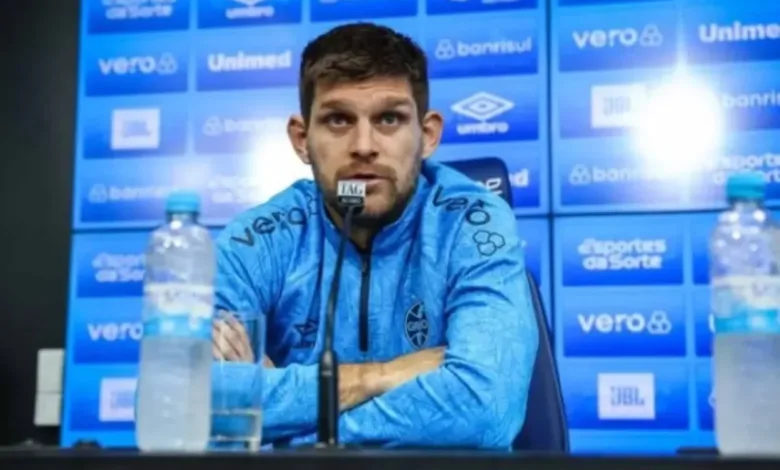 Ídolo do Grêmio defende retorno de Kannemann ao time titular: "Tranquilamente" Kannemann pelo Grêmio