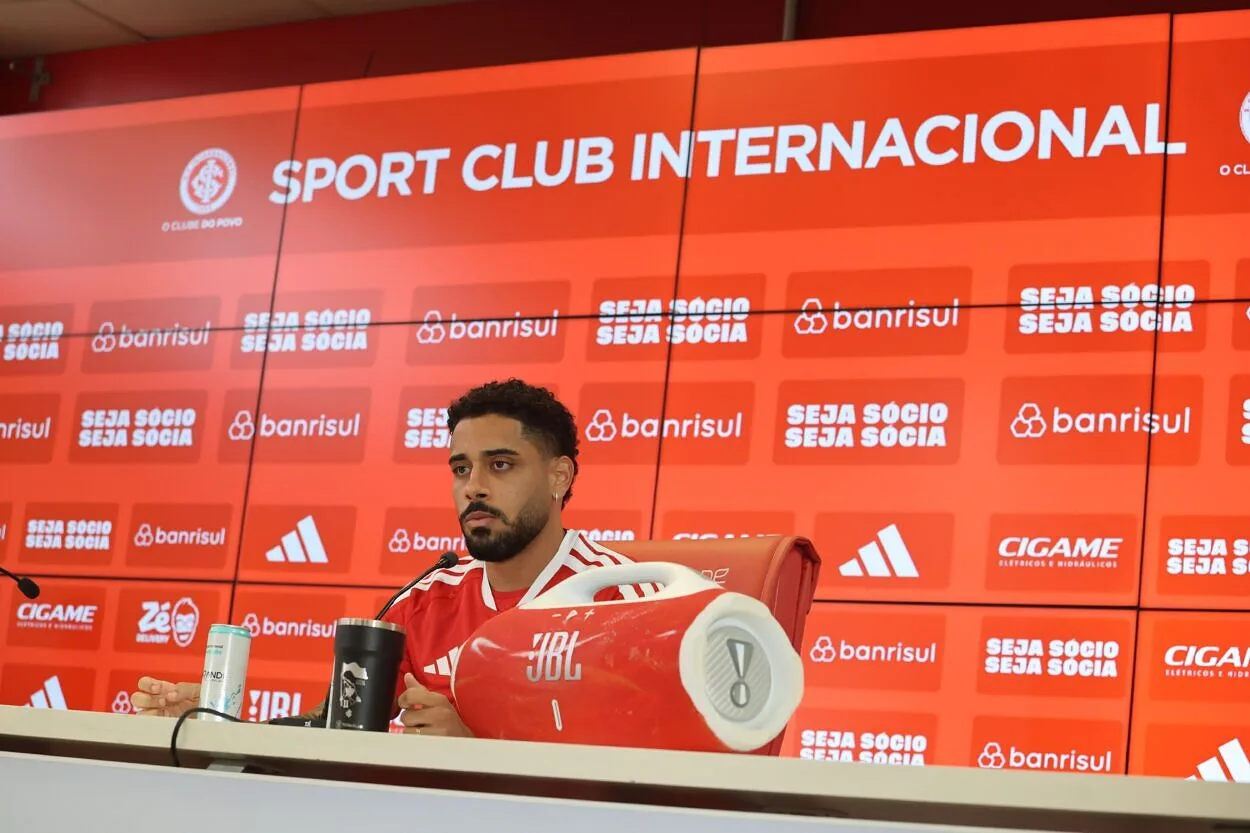 Inter relaciona novo lateral e responde sobre contratação de mais um zagueiro Matheus Bahia pelo Inter