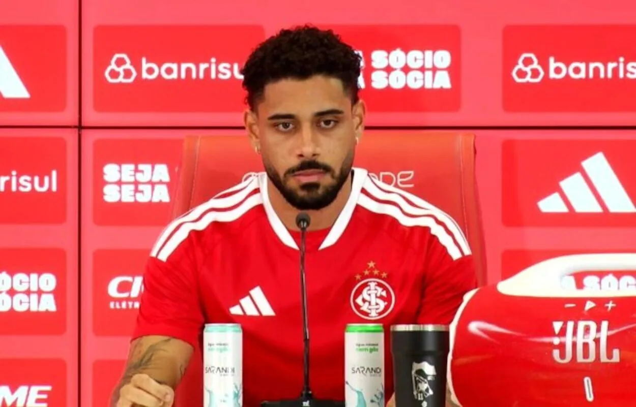 Apresentado no Inter, Matheus Bahia projeta disputa com Bernabei: "Dor de cabeça boa" Matheus Bahia pelo Inter
