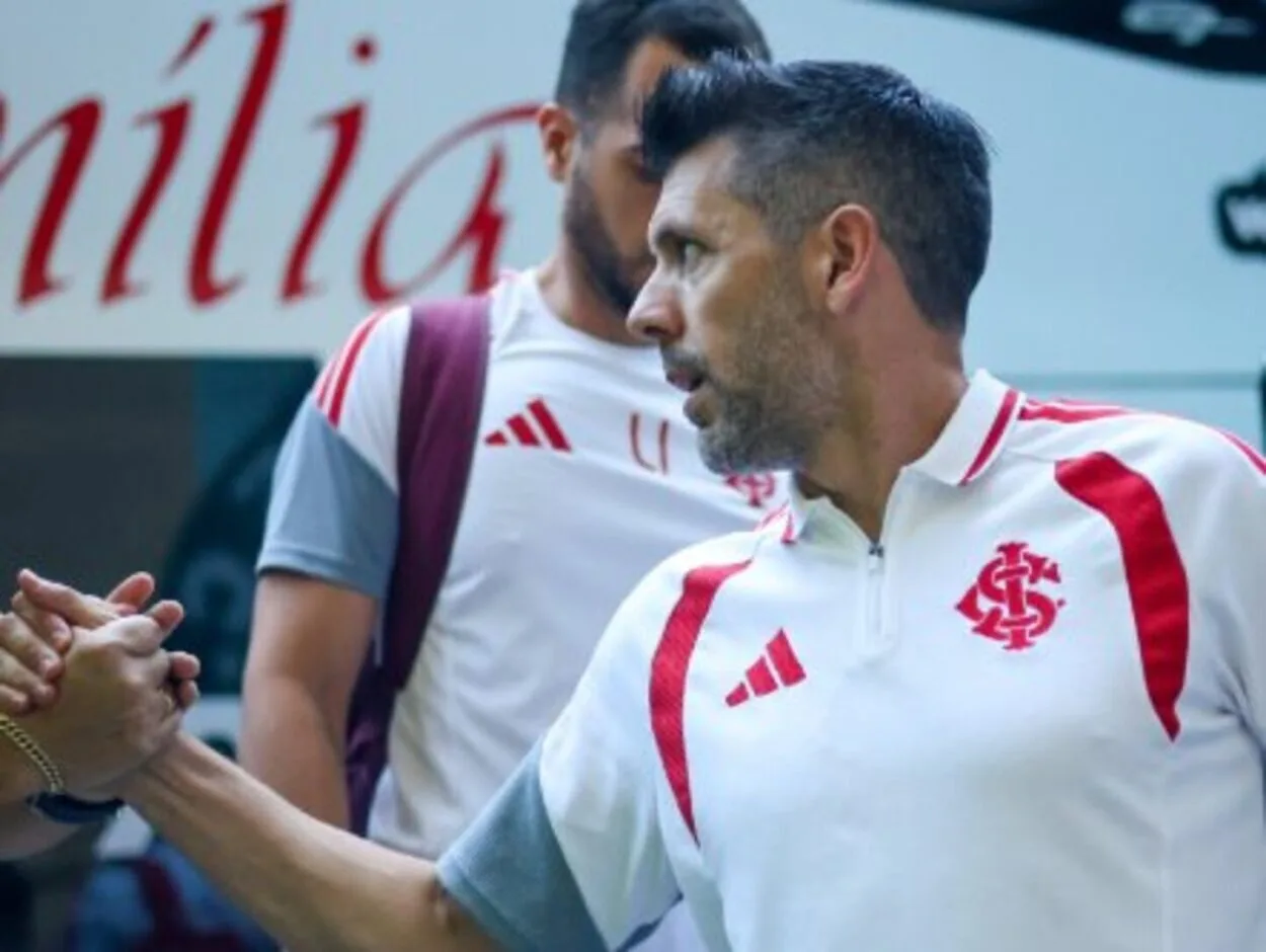 Pezzolano elogia atuação do Inter, mas descarta classificação garantida para a final Pezzolano pelo Inter