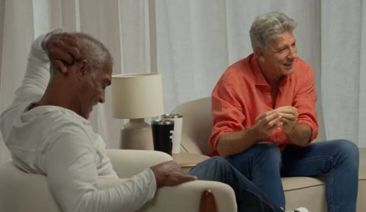 Ao lado de Romário, Renato reforça vínculo com o Grêmio e critica geração das redes sociais Renato com Romário