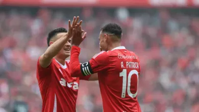 Alan Patrick comemora com Rafael Borré seu gol na vitória do Inter por 1x0 contra o Ceará