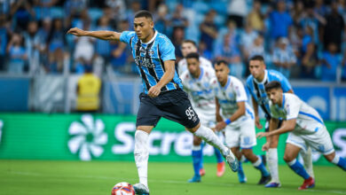 Carlos Vinícius pelo Grêmio