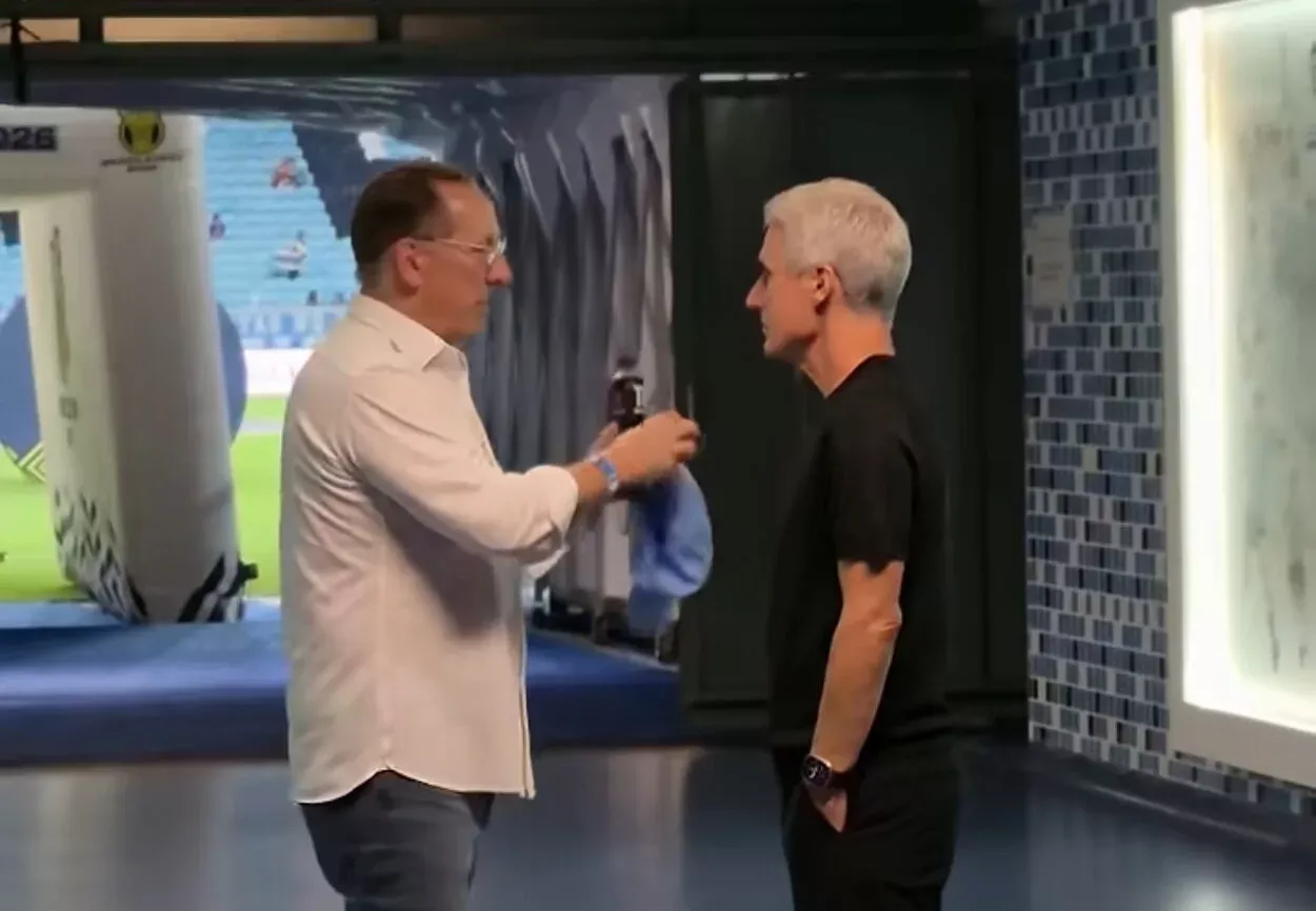 Textor e Luís Castro se encontram e conversam na Arena antes de Grêmio x Botafogo Luís Castro e Textor