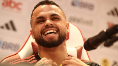 Antigo sonho do Grêmio, Michael deixa o Flamengo e é anunciado por novo clube Flamengo Michael