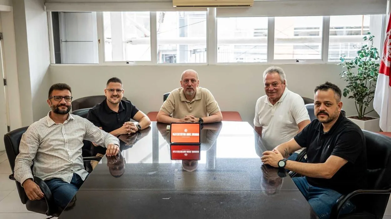 Diretoria do Inter faz reunião com Abel Braga e apresenta projeto de estátua no Beira-Rio Inter hoje