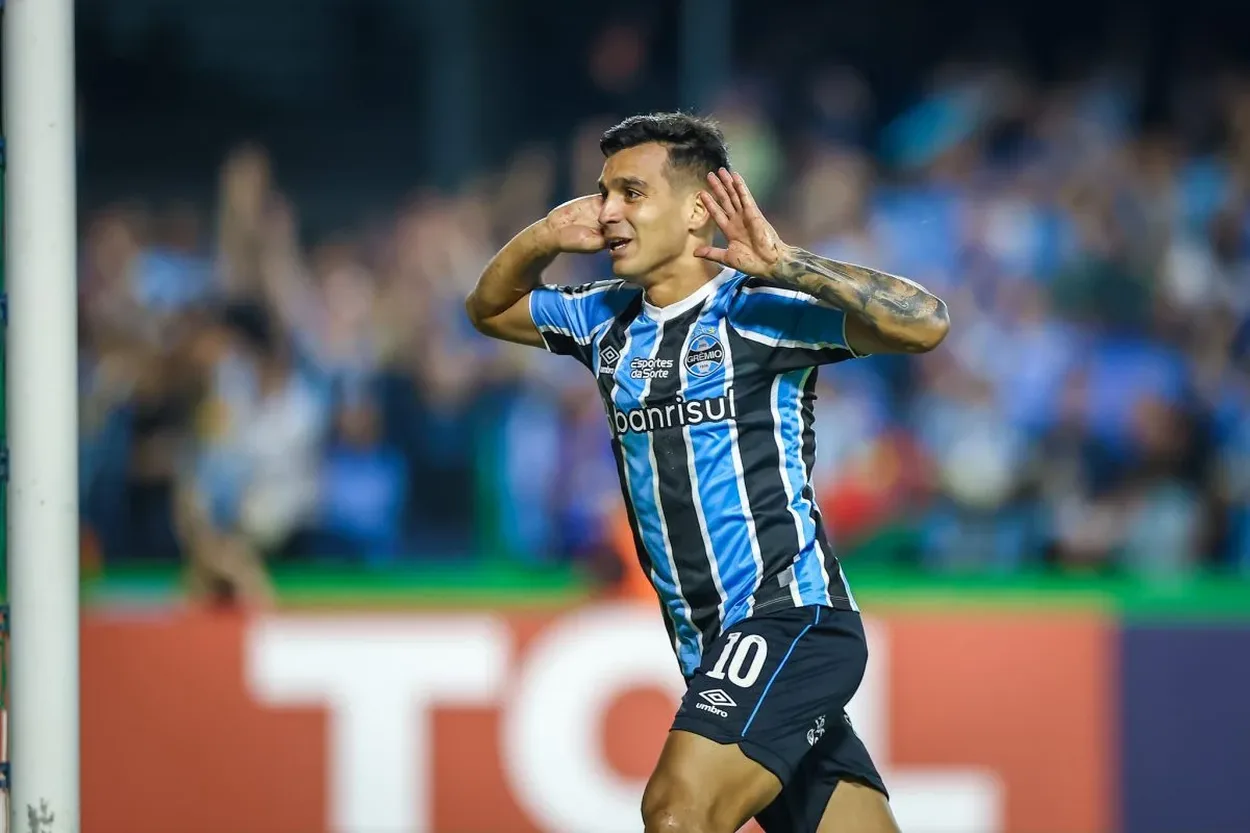 O novo clube oficial de Franco Cristaldo e as mudanças na numeração fixa do Grêmio Franco Cristaldo pelo Grêmio