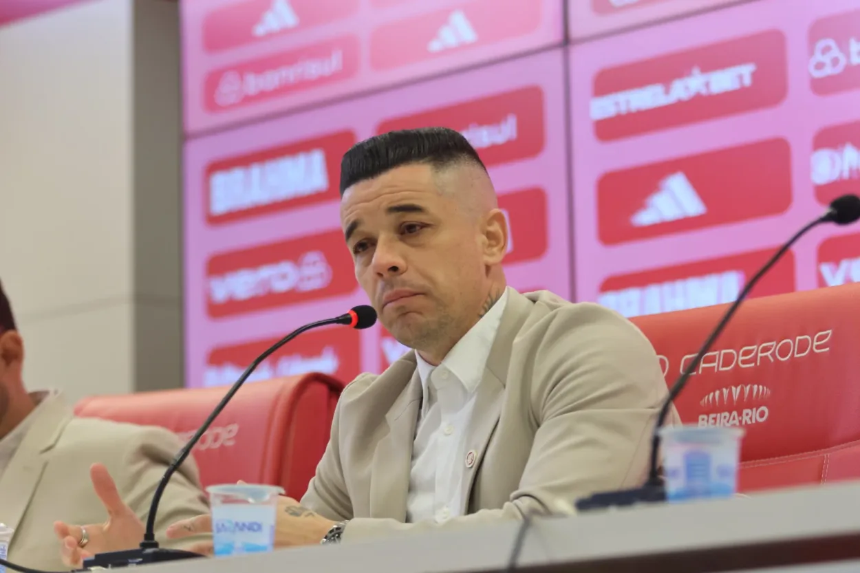 D'Alessandro explica atual relação com o Inter e deixa futuro em aberto: "Não sei o que farei" D'Alessandro no Inter