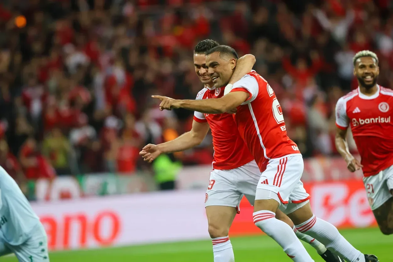 Zagueiro do Inter ainda evita falar de aposentadoria: "Vamos ver quando terminar" Inter de Gabriel Mercado