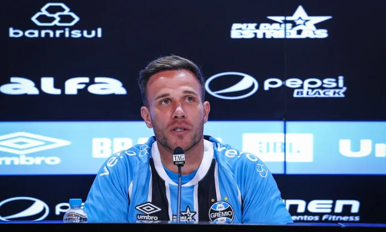 Arthur fala do Grêmio e de Renato