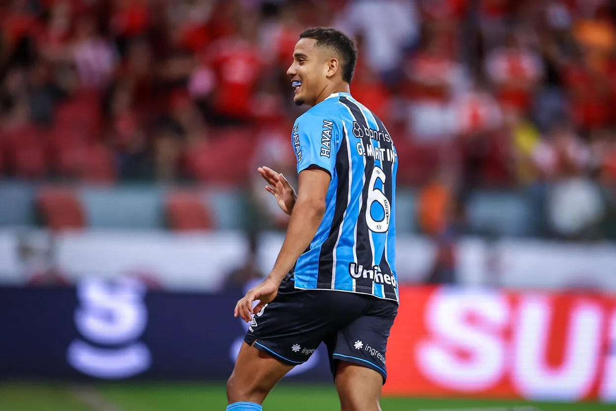 Grêmio perde Gustavo Martins por lesão e tem novo titular no sistema defensivo Gustavo Martins pelo Grêmio