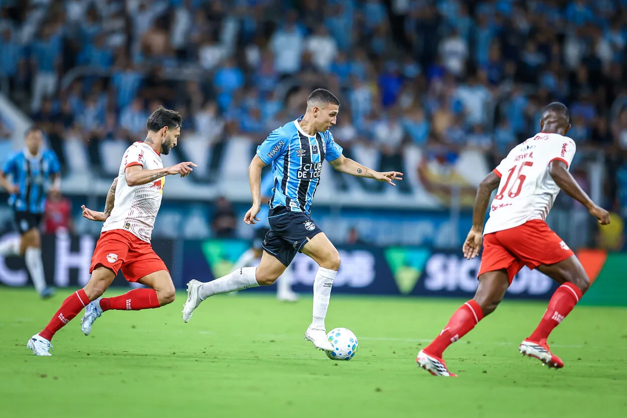 Monsalve com a camisa do Grêmio
