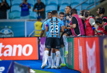 Carlos Vinícius pelo Grêmio