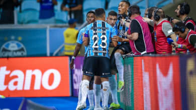 Carlos Vinícius pelo Grêmio