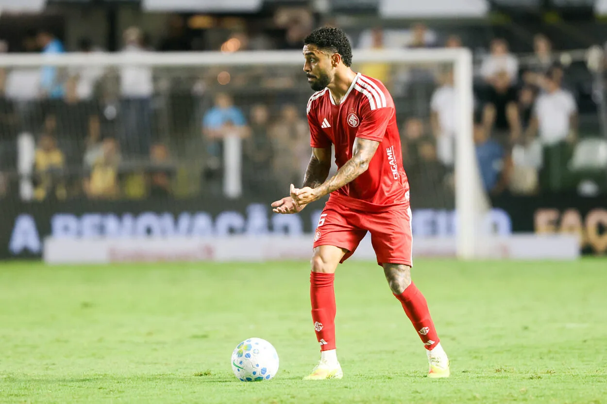 Matheus Bahia elogia Pezzolano e valoriza treinos no Inter: "Em casa, só dá vontade de dormir" Matheus Bahia pelo Inter