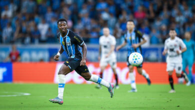 Amuzu promete rezar por Marlon e faz declaração após vitória do Grêmio: "Te amo" Amuzu pelo Grêmio