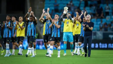 Afastado ou não? Repórter esclarece situação vivida por jovem jogador do Grêmio Grêmio vence