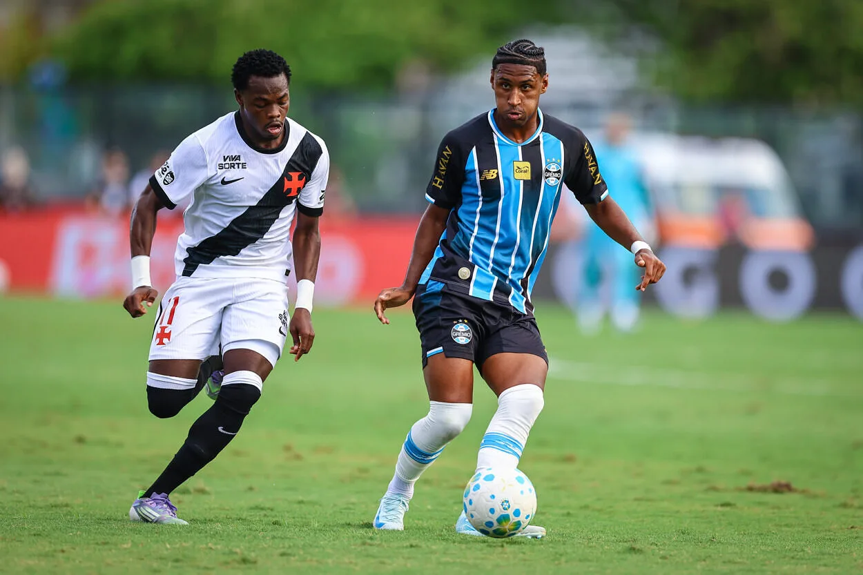 Pedro Ernesto solta o verbo sobre a fase de Tetê: "O Grêmio joga com 10" Tetê no Grêmio