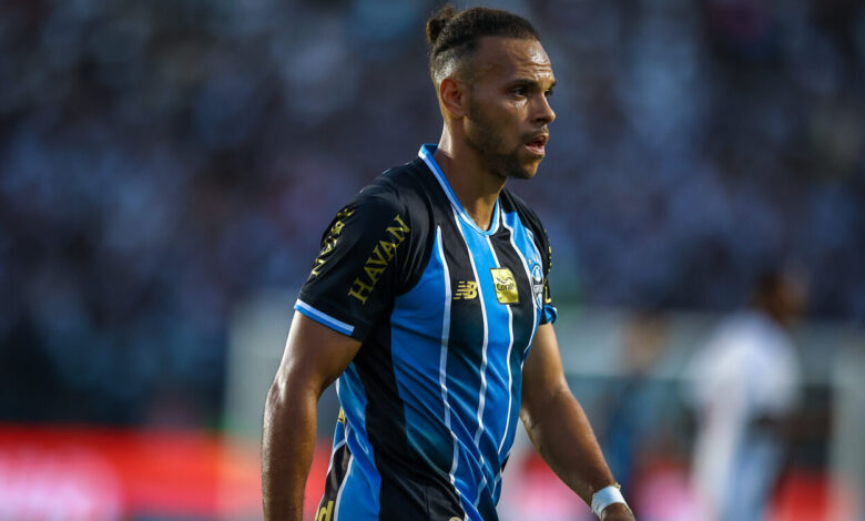 Braithwaite com a camisa do Grêmio