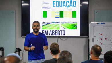 Grêmio aproxima base do profissional e promove palestra com auxiliar de Luís Castro Grêmio