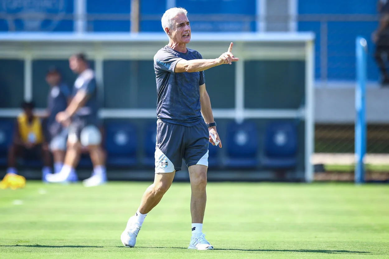 Grêmio prepara mudanças na escalação de olho na primeira vitória fora de casa Grêmio de Luís Castro