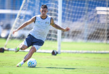 Pavón como lateral do Grêmio