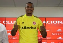 John relembra perda da titularidade no Inter com Coudet: "Nunca falou comigo nem nada" John vem em boa fase no Inter