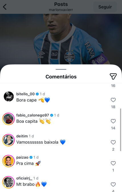 Bitello acompanha rotina do Grêmio e deixa comentário em post de jogador titular de Luís Castro