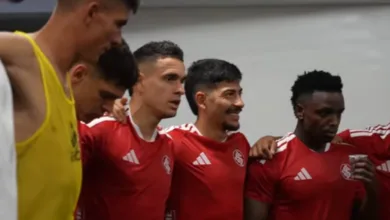 Bastidores: Borré discursa no vestiário do Inter depois da vitória contra o Santos Borré pelo Inter