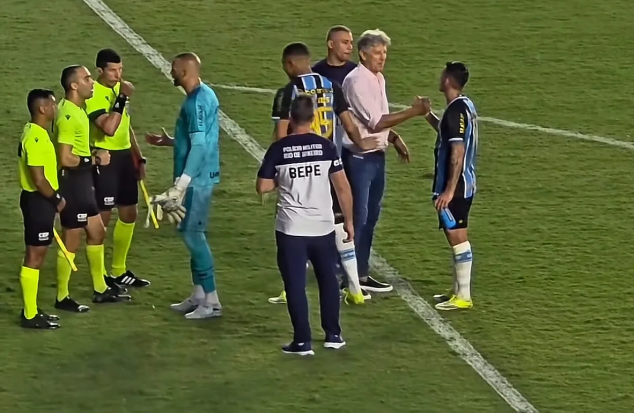 Como foi o encontro de Renato com os jogadores do Grêmio após a partida Vasco se deu melhor
