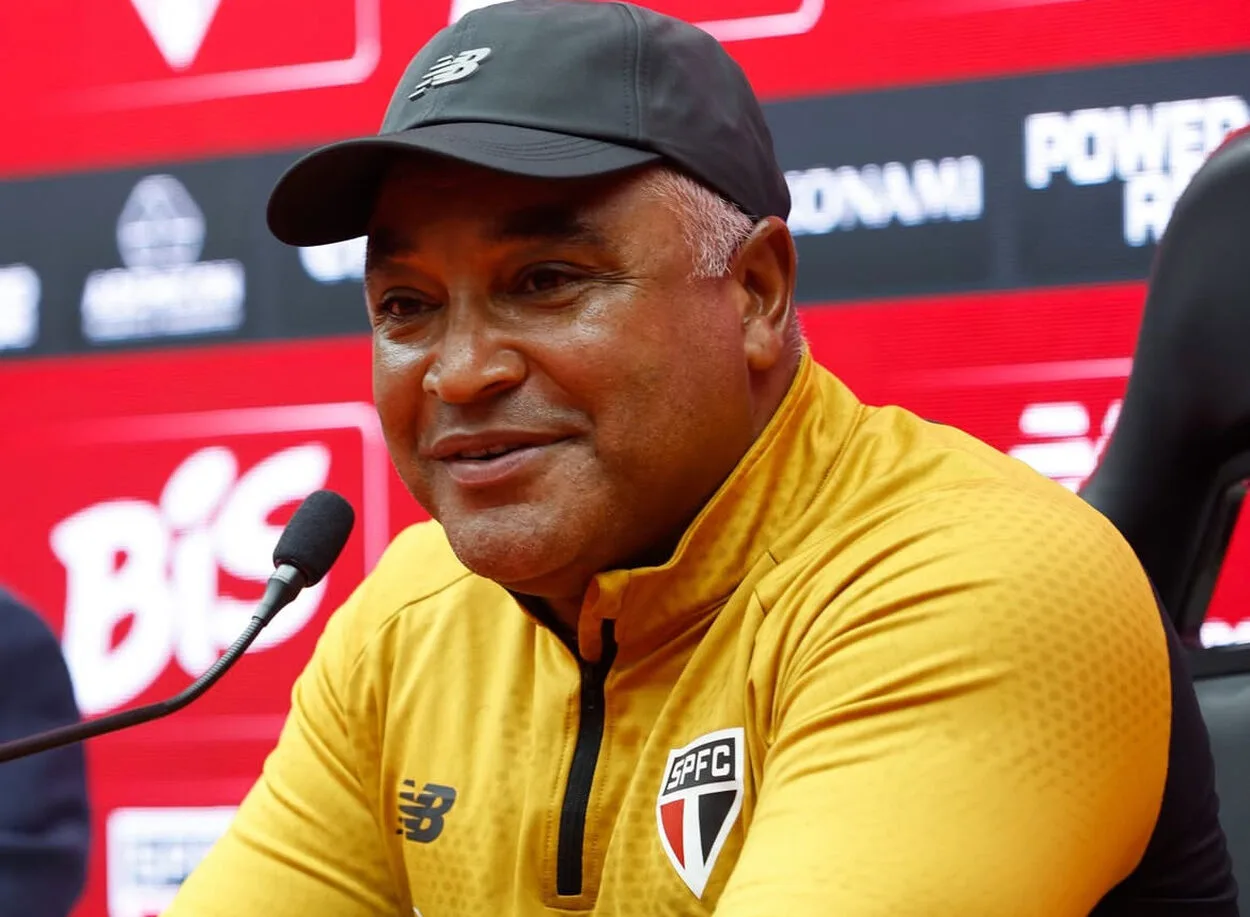 "Regra do gatilho": a polêmica que Roger já vive no São Paulo antes de reencontrar o Inter Roger Machado do São Paulo