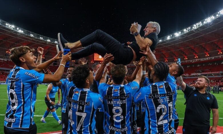 Luís Castro, treinador do Grêmio