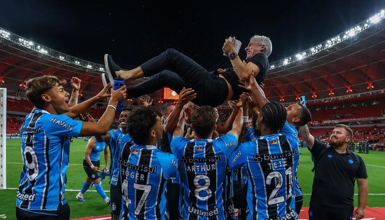 Luís Castro, treinador do Grêmio