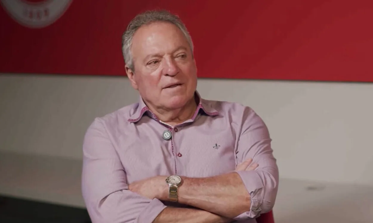 Abel Braga deixa rivalidade e publica mensagem para Marlon: "Voltará ainda mais forte" Abel Braga INT