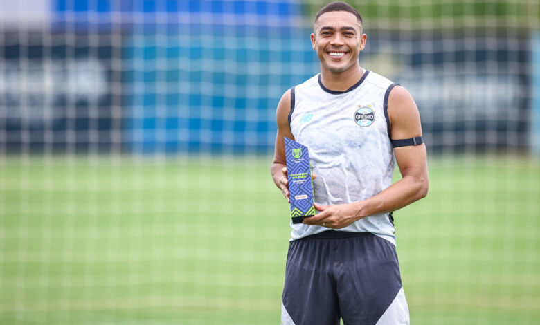 Carlos Vinícius pelo Grêmio