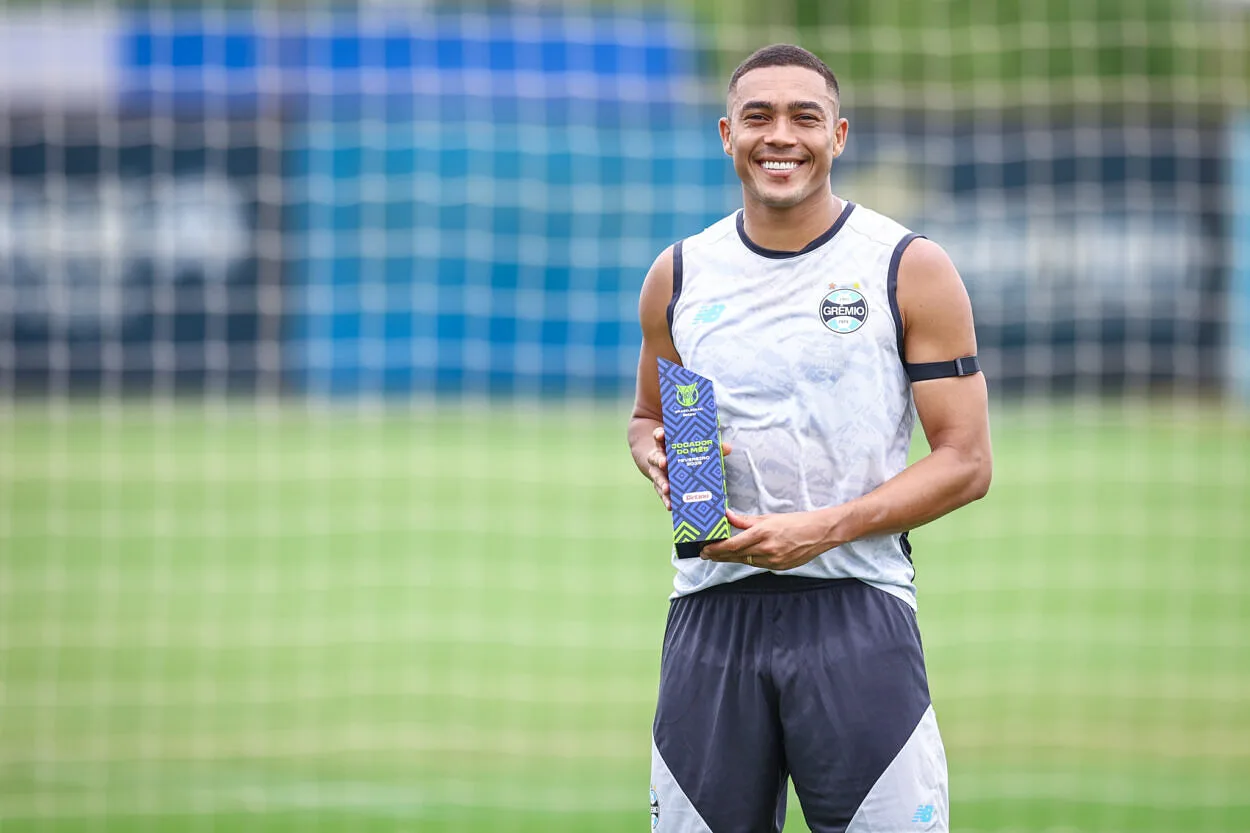 Carlos Vinícius pelo Grêmio