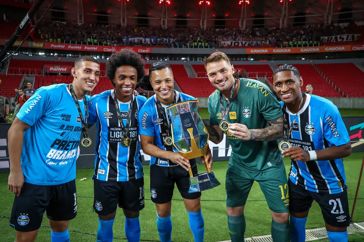 Grêmio não terá o lateral-esquerdo Marlon na partida diante da Chapecoense Marlon, lateral