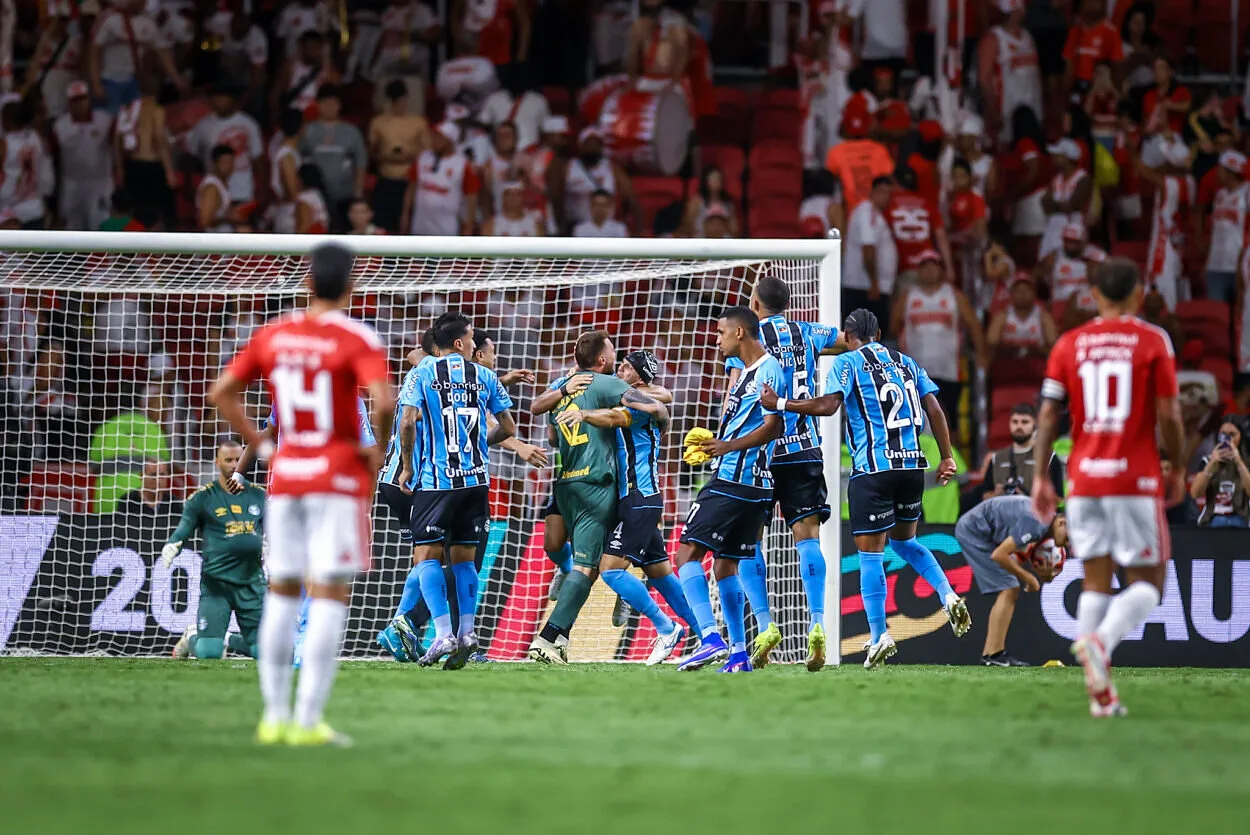 Grêmio confirma lesão de zagueiro e vai ter escalação diferente na segunda-feira Grêmio hoje