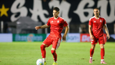 Destaque contra o Santos, Villagra não tem presença garantida no próximo jogo do Inter Villagra pelo Inter