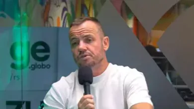 Dirigente do Grêmio rebate fala de Vaguinha antes do Gre-Nal: "Fui para festa e não velório" Vaguinha falando do Grêmio