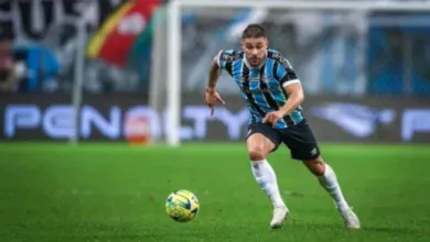 João Pedro pelo Grêmio