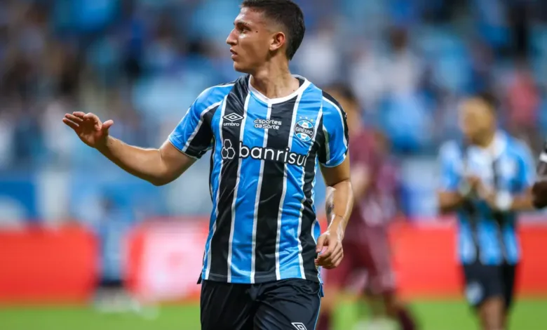 A explicação simples e direta de Luís Castro sobre a situação de Monsalve no Grêmio Monsalve pelo Grêmio