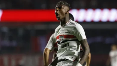 Situação de Arboleda desperta atenção no Inter e tem aval de Paulo Pezzolano Grêmio teve Arboleda na mira
