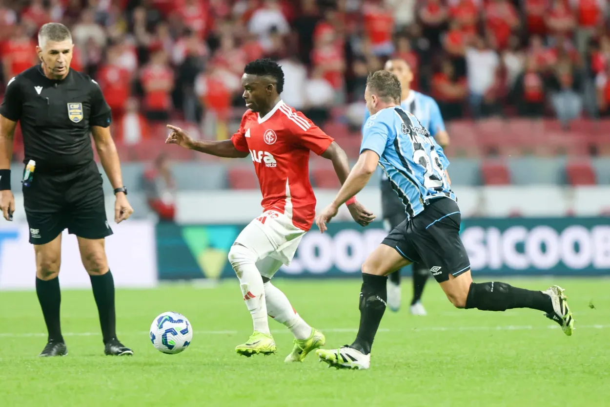 Gre-Nal de sábado não terá nenhum gaúcho na escala de arbitragem; saiba detalhes 20250921grenalRDUARTE-23450