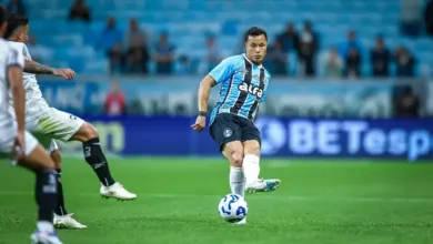Marlon com a camisa do Grêmio
