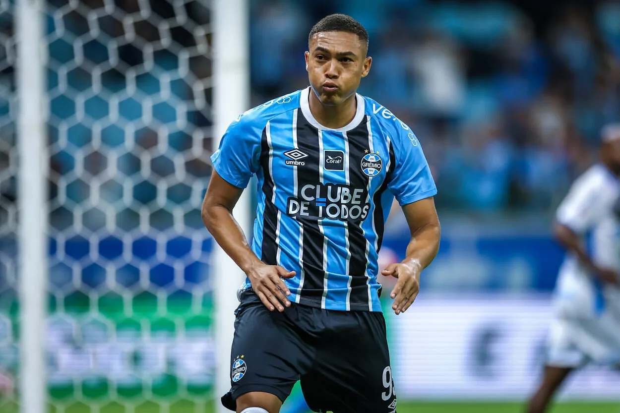 Carlos Vinícius hoje